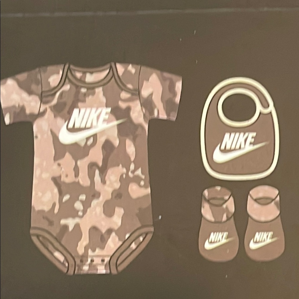 Nike Newborn Matching Camo Swoosh Set